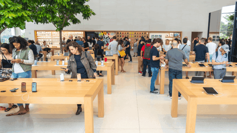 Photograph of an open area in a shopping center. A place where retail security solutions are needed.