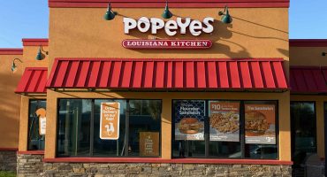 Popeyes_Louisiana_Kitchen_(51195358373)